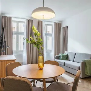 Aparthotel Limehome Halkova