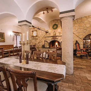 Svatojánský Dvůr Hotel
